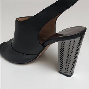Gorgeous heels, black leather & metal detail heels